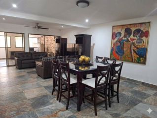 Venta de Casa Contemporánea en Ulloa con Amplios Espacios #27-736 GS - Foto 3 de 3