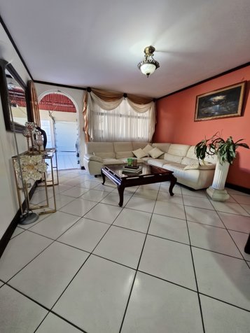 Venta de Casa en San Antonio de Desamparados (AD) en San Antonio, Desamparados, San José — $395,000 - Foto 2 de 18