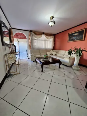 Venta de Casa en San Antonio de Desamparados (AD) in San Antonio, Desamparados, San José — $395,000 - Photo 2 of 18