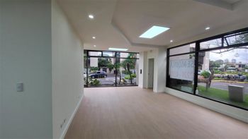 Local de oficina de 120.83 m2 con alta rentabilidad en Sabana Sur in Mata Redonda, San José — $360,000 - Photo 2 of 5