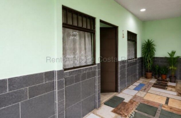 Venta de Casa en Paraíso de Cartago. RAH 26-2158 INVERSIÓN in Paraíso, Cartago — $162,820