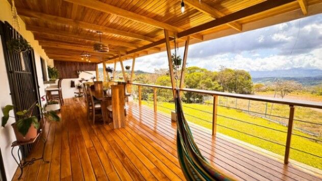Se vende casa con mas de 8,500m2 de lote en Pérez Zeledón 25-1544 en El General, Pérez Zeledón, San José — $560,000