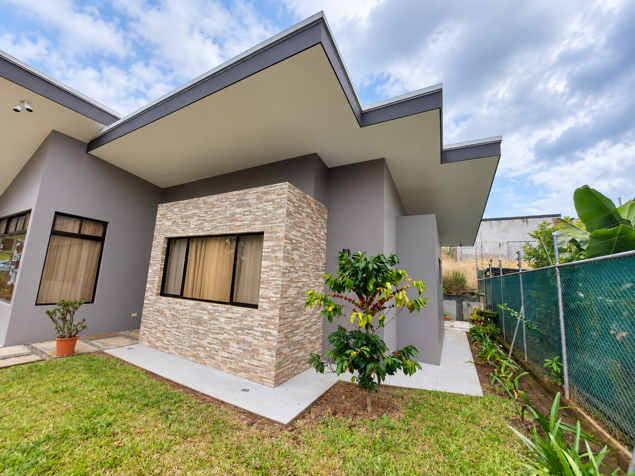 Modern house in Naranjo – fully furnished and move-in ready in San Juan, Naranjo, Alajuela — $900 - Photo 3 of 19
