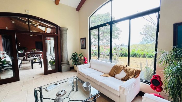 Villa Real, Santa Ana | Casa de 1 piso. ¡Vista Panoramica! in Pozos, Santa Ana, San José — $1,270,000 - Photo 3 of 20