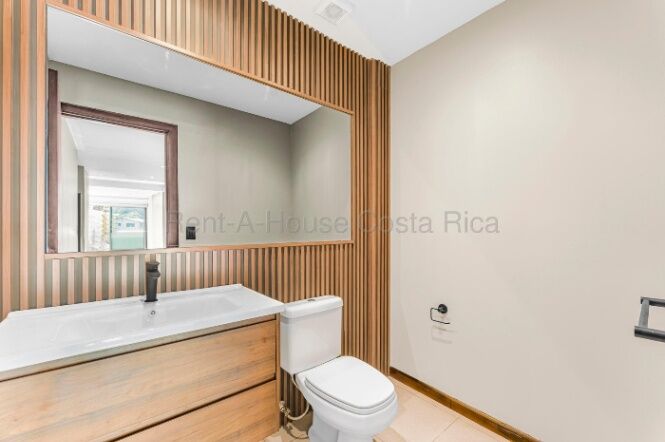 Se alquila apartamento en Escazú Centro 26-2001 in Escazú, San José — $3,100