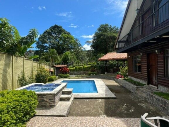 Propiedad en venta en Orosí - Gran oportunidad para vivir o inversión turística en Orosi, Paraíso, Cartago — $310