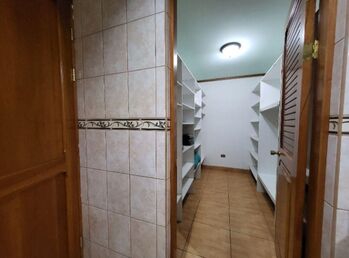 Venta de Casa + 3 Apartamentos en Belên, Heredia. in La Asunción, Belén, Heredia — $500,000 - Photo 4 of 10