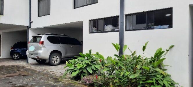Venta de Magnifica Casa en Escazú / Mls. 25-1430 OFC JB en Escazú, San José — $238,000