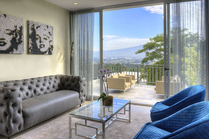 LUJOSO APARTAMENTO ESTILO CONTEMPORANEO in Escazú, San José — $290,000 - Photo 3 of 13