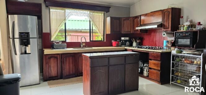 Casa en venta a 5 minutos de San Isidro in San Isidro De El General, Pérez Zeledón, San José — ₡ 70 000 000