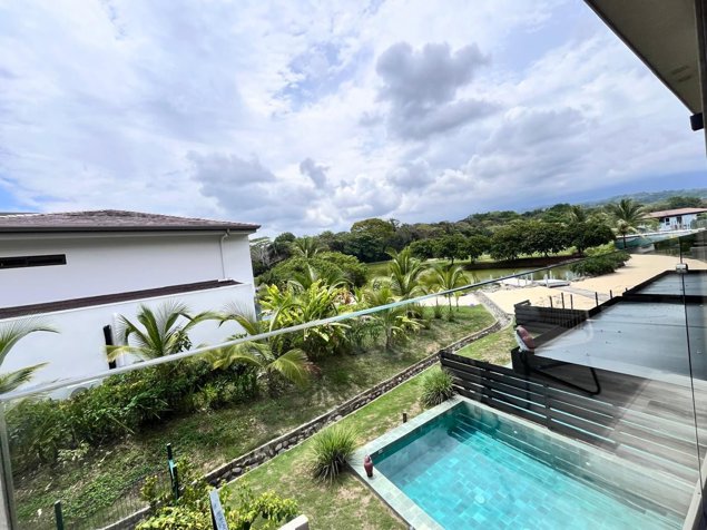 SE VENDE CASA CON PISCINA, PUNTARENAS, PLAYA HERMOSA, FRENTE AL LAGO en Jacó, Garabito, Puntarenas — $478,000