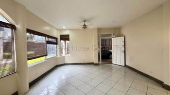 APARTAMENTO EN VENTA CERCA AL CARIARI COUNTRY CLUB in La Asunción, Belén, Heredia — $208,700 - Photo 2 of 9