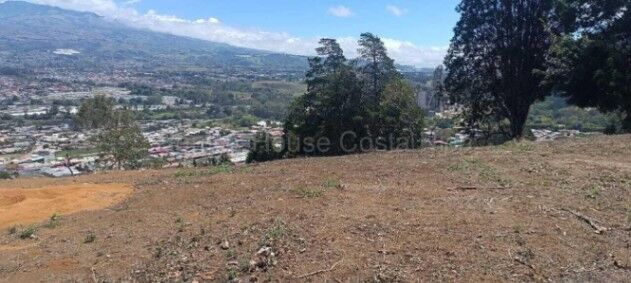Amplio terreno de montaña en venta - Ideal para desarrollo de proyectos naturales. en Aguacaliente, Cartago — ₡ 200 000 000