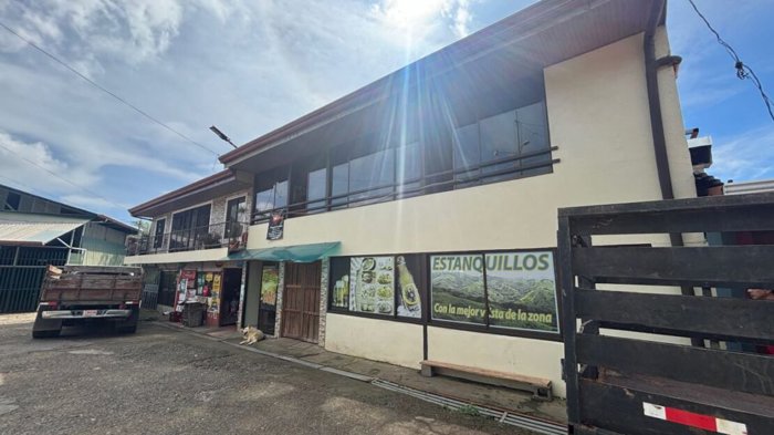 Propiedad commercial-residencial supermercado, bar restaurante, casa en Atenas, Alajuela — $450,000