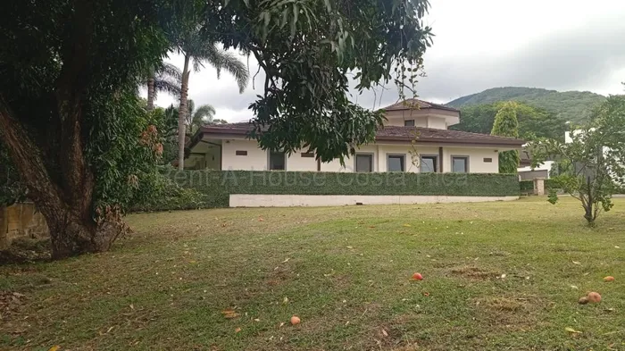 Venta de Lote en Piedades de Santa Ana. RAH 27-836 en Piedades, Santa Ana, San José — $240,000 - Foto 2 de 11
