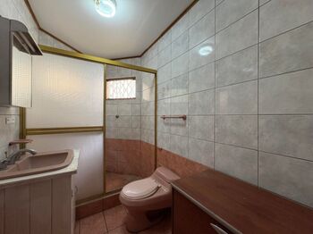Casa en lote de Alta Densidad en el Corazón de Escazú en San Rafael, Escazú, San José — $443,000 - Foto 4 de 13