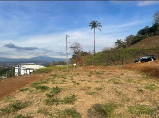 SE VENDE BELLÍSIMA PROPIEDAD EN ATENAS.  in Atenas, Alajuela — ₡ 32 000 000