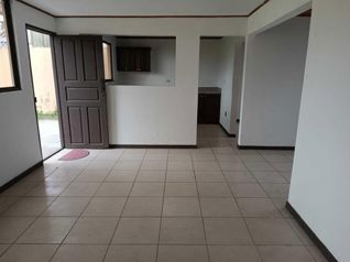 Venta de Casa en Flores-San Joaquín. RAH 27-856 en San Joaquín, Flores, Heredia — $298,000 - Foto 4 de 10