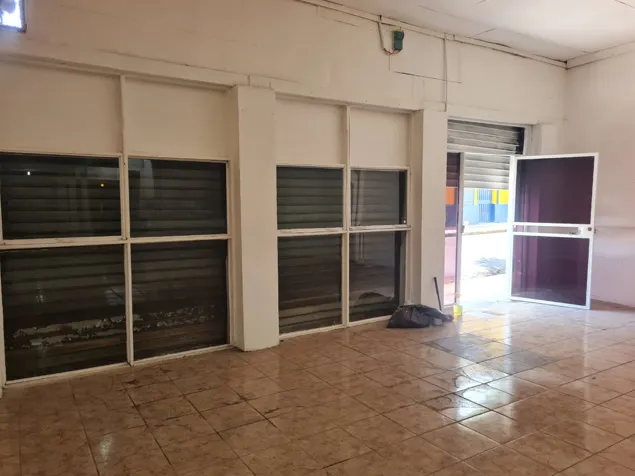 Amplio local comercial de 153m2. Excelente ubicación, Barrio Amón. en Carmen, San José — ₡ 800 000 - Foto 2 de 6