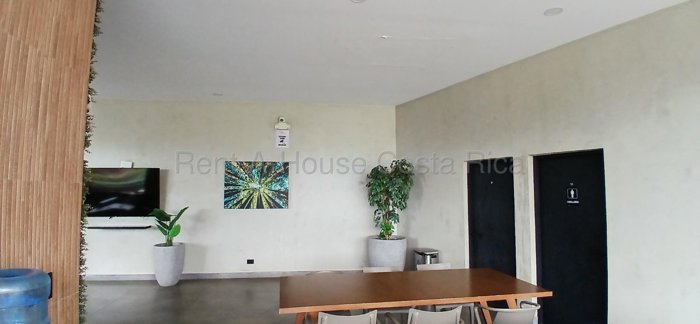 Alquiler de casa moderna en condominio en Guachipelín de Escazú #27-815 GS en Escazú, San José — $2,200 - Foto 2 de 9