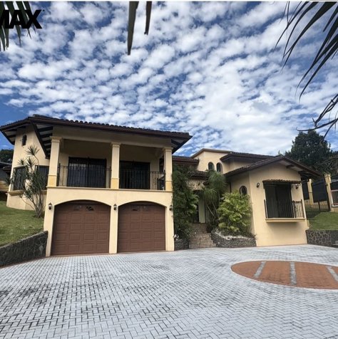 Hermosa Casa con Diseño de Lujo en Santa Bárbara de Heredia en Santa Bárbara, Heredia — $650,000 - Foto 3 de 18