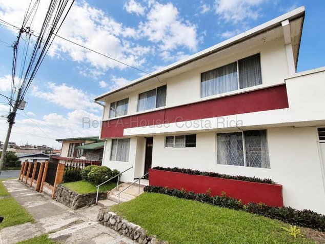 CASA EN VENTA EN SAN JOSÈ MONTES DE OCA en Mercedes, Montes De Oca, San José — $345,000