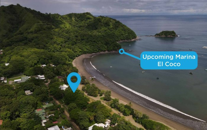 Hermosa Casa Frente al Mar - Playas del Coco en Sardinal, Carrillo, Guanacaste — $380,000 - Foto 2 de 11
