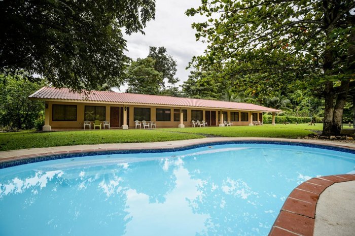 🌴 Propiedad con Cabinas y Casa en Playa Azul, Tárcoles – Garabito in Tárcoles, Garabito, Puntarenas — $425,000