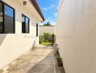 Casa Venta San Pablo Heredia 300m2 Terreno 265m2 Const 7 Habitaciones Principal Planta Baja Jacuzzi en Rincón Sabanilla, San Pablo, Heredia — $400,000 - Foto 5 de 16