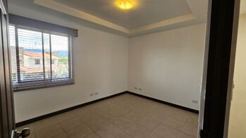 Venta de Casa en Condominio Altivar Moravia en La Trinidad, Moravia, San José — $210,000 - Foto 5 de 13