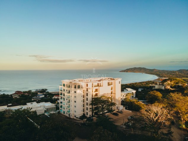 Apartamento de 3 Habitaciones con Vista al Mar en Residencia La Vista en Tamarindo, Santa Cruz, Guanacaste — $919,000 - Foto 2 de 22