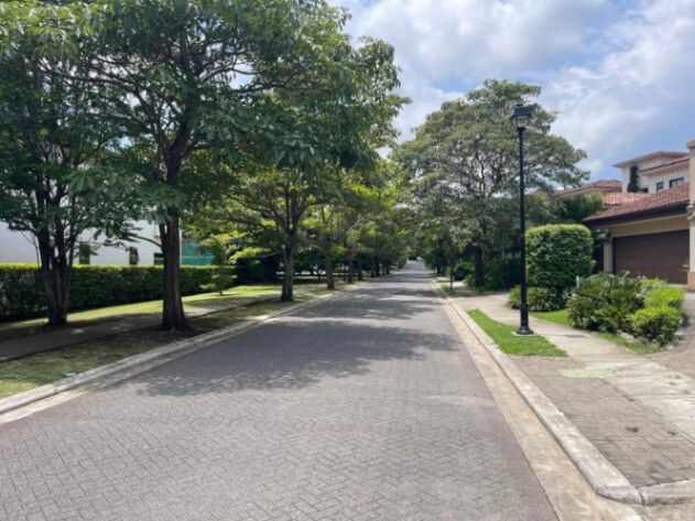 Venta de Lote en Uruca de Santa Ana. RAH 25-1426 in Uruca, Santa Ana, San José — $736,740