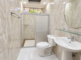 Alquiler de Apartamento amoblado en Condominio Gama Barrio Dent in San Pedro, Montes De Oca, San José — $1,300 - Photo 5 of 13