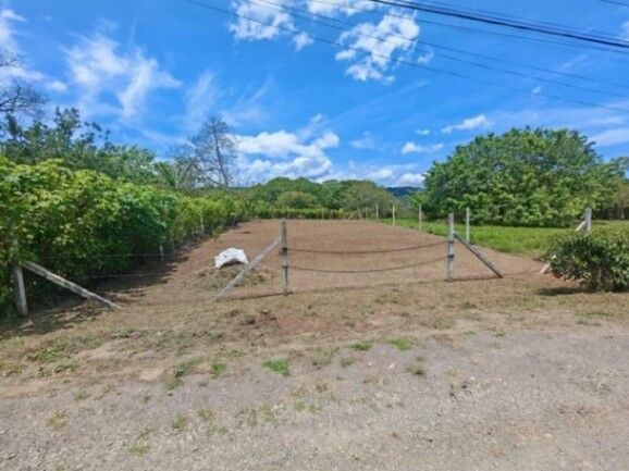 Se vende lote plano de 568m2 en Ciudad Colon de San José 25-1933 in Colón, Mora, San José — $125,000
