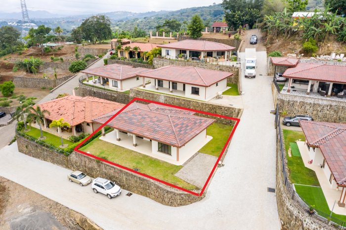 Casa en Alquiler en Naranjo, Casa Pochote II, Residencial Oro Monte in Cirrí Sur, Naranjo, Alajuela — $2,000