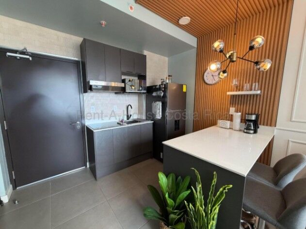Alquiler | Apartamento amueblado con amenidades de lujo en San José #27-14 GS in Carmen, San José — $1,100