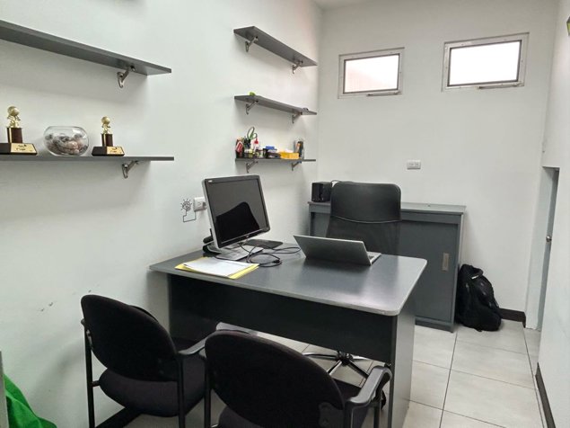 Oficinas con casa en Rohrmoser. Inmueble en precio de oportunidad $$ in Pavas, San José — $520,000 - Photo 3 of 26
