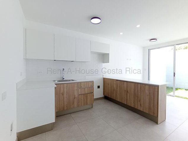 Alquiler de Casa en Santo Domingo-San Vicente, Heredia. RAH 27-465 en San Vicente, Santo Domingo, Heredia — $1,450 - Foto 3 de 20