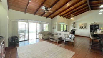 CASA AMUEBLADA CON PISCINA Y LOTE DE 7.000 M² EN CARRILLO ALTO DE POÁS, ALAJUELA in Carrillos, Poás, Alajuela — $595,000 - Photo 5 of 33
