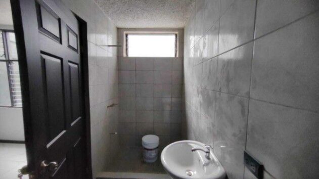 Se vende espacioso apartamento con patio en San José Centro 25-384 in Merced, San José — $220,000