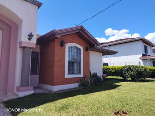 Se alquila casa de 3 habitaciones - Residencial Bariloche, Heredia en Barrantes, Flores, Heredia — 1 500 000 ₡ - Foto 5 de 33