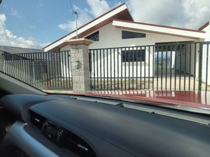 SE VENDE BELLA CASA EN META PONTO, AGUA BUENA, COTO BRUS.  in Aguabuena, Coto Brus, Puntarenas — ₡ 48 000 000