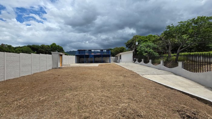 Flat Property with Apartment and Mixed-Use Potential - Atenas in San José, Atenas, Alajuela — ₡ 65 000 000 - Photo 3 of 7