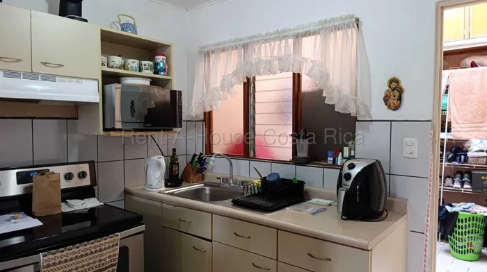 Venta de Apartamento en San Pedro con Patio Techado #27-89 GS en San Pedro, Montes De Oca, San José — $130,000 - Foto 2 de 9