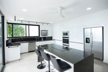 Casa moderna con vista al mar en Playa Blanca Punta Leona en Tárcoles, Garabito, Puntarenas — $789,000 - Foto 4 de 17