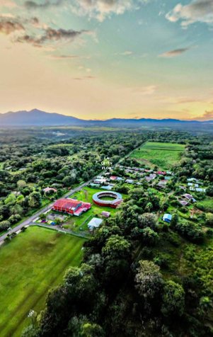 Hermosa Villa en Condominio Residencial de Quintas – Jesús María en Jesús María, San Mateo, Alajuela — $280,000 - Foto 3 de 39
