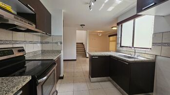 Venta de Casa en Condominio Altivar Los Sitios Moravia en La Trinidad, Moravia, San José — $220,000 - Foto 4 de 26