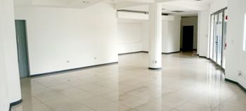 ALQUILER DE LOCAL COMERCIAL, SAN JOSÉ, SAN PEDRO, BARRIO DENT en San Pedro, Montes De Oca, San José — $3,491 - Foto 4 de 9