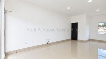 Alquiler de Local Comercial en Granadilla de Curridabat. RAH 27-719 en Granadilla, Curridabat, San José — $600 - Foto 4 de 7