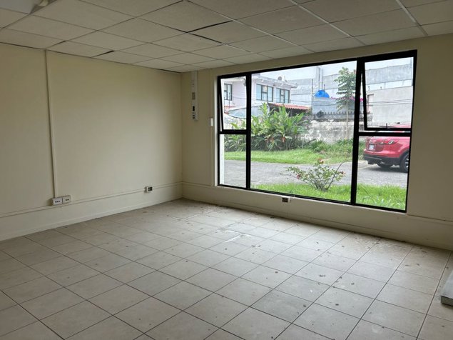 Oficinas en Sabana Sur, con 550 m2. Precio de Oportunidad in Mata Redonda, San José — $3,800 - Photo 3 of 19